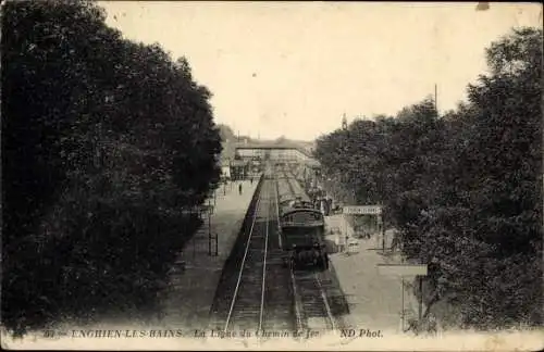 Ak Enghien les Bains Val d’Oise, La Gare, La Ligne du Chemin de fer