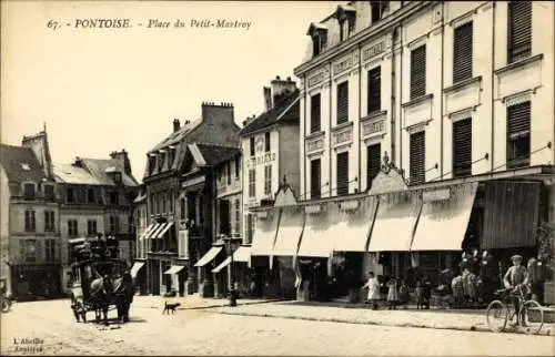 Ak Pontoise Val d'Oise, Place du Petit Martroy