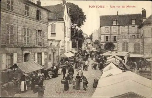 Ak Pontoise Val d'Oise, Une vue du Marché