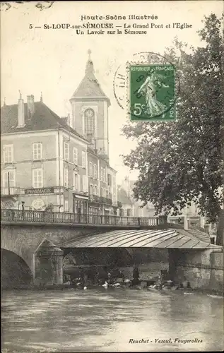 Ak Saint Loup sur Semouse Haute Saône, Le Grand Pont et l'Eglise, Lavoir