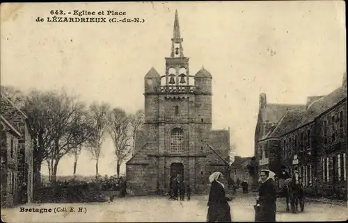 Ak Lézardrieux Cotes d'Amor, Eglise, Place