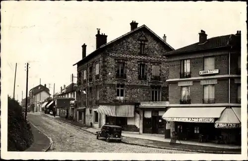 Ak Goussainville Val d´Oise, La Poste et l'Avenue de la Gare