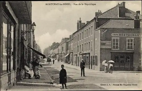 Ak Montceau les Mines Saône et Loire, Rue de la Republique