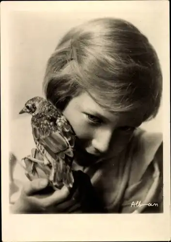 Ak Josephine Charlotte von Belgien, Großherzogin von Luxemburg, Portrait mit Vogel