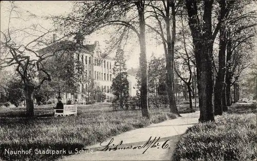 Ak Naunhof bei Leipzig, Stadtpark und Schule