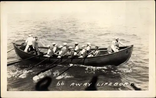 Ak Away Lifeboat, Amerikanische Marinesoldaten im Rettungsboot