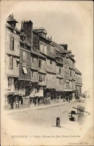 Ak Honfleur Calvados, Vieilles Maisons du Quai Saint Catherine