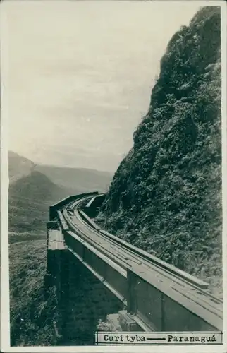Foto Ak Curitiba Brasilien, Paranagua, Eisenbahnbrücke, Hang, Berg