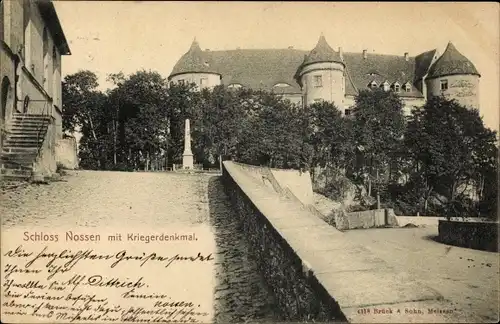 Ak Nossen in Sachsen, Schloss mit Kriegerdenkmal