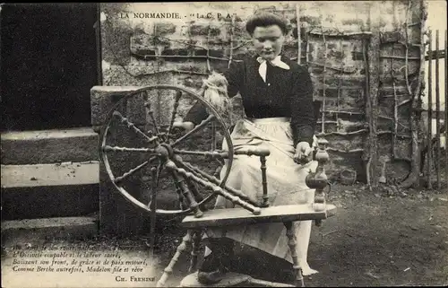 Ak Normandie, Junge Frau mit Spinnrad