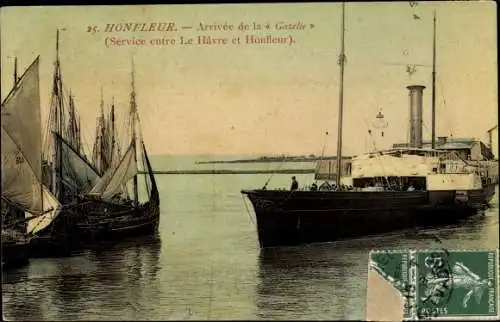 Ak Honfleur Calvados, Arrivee de la Gazelle, Postdampfer