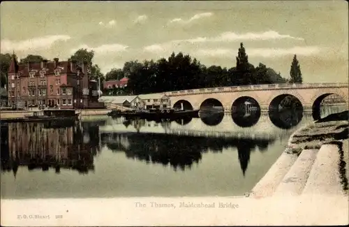 Ak Maidenhead South East England, The Thames, Bridge