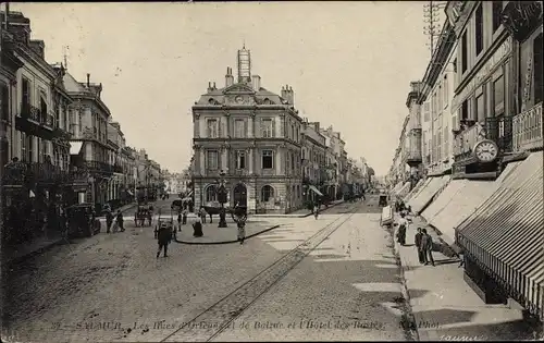 Ak Saumur Maine et Loire, La Rue d'Orleans et de Balzac et l'Hotel des Postes