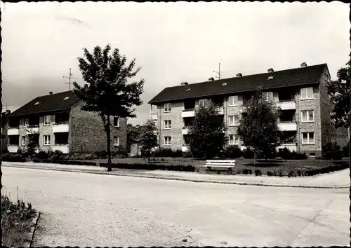 Ak Bordesholm in Holstein, Straßenpartie, Wohnblöcke