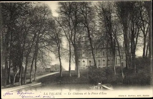 Ak La Falaise Yvelines, Le Chateau et la Piece d'Eau
