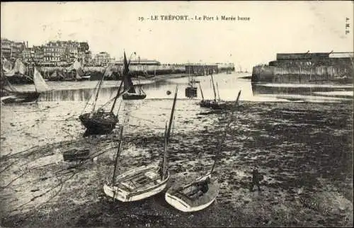 Ak Le Treport Seine Maritime, Le Port à Marée basse