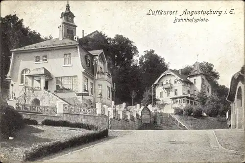 Ak Augustusburg im Erzgebirge, Bahnhofsplatz