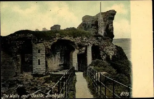 Ak Denbigh Wales, The Walls and Castle