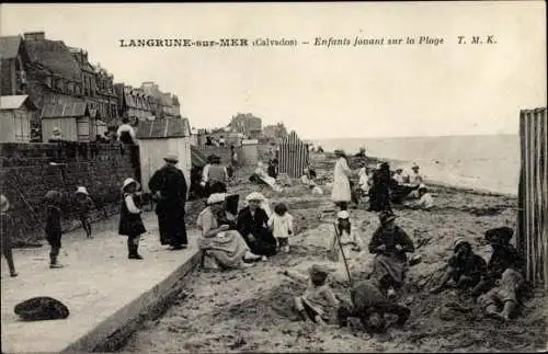 Ak Langrune sur Mer Calvados, Enfants jouant sur la Plage
