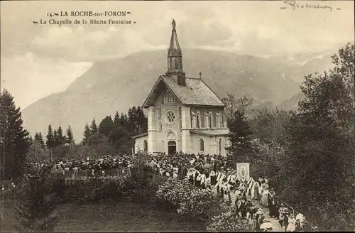 Ak La Roche sur Foron Haute Savoie, La Chapelle de la Bénite Fontaine