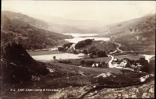 Ak Capel Curig Wales, Snowdon, Ortschaft mit Landschaftsblick