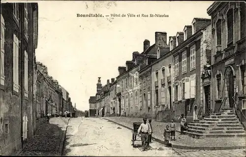 Ak Bonnétable Sarthe, Hotel de Ville et Rue Saint Nicolas