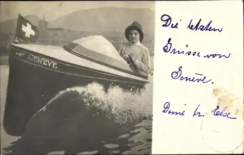 Foto Ak Frau im Motorboot auf dem Genfer See