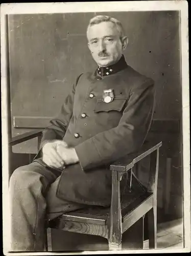 Foto Ak KuK Soldat in Uniform, Portrait