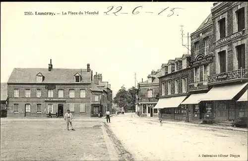 Ak Luneray Seine Maritime, La Place du Marche