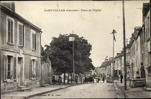 Ak Saint Sylvain Calvados, Place de l'Eglise