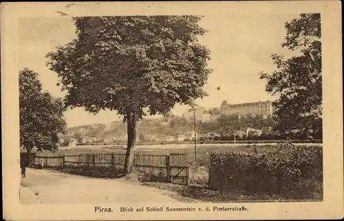 Ak Pirna an der Elbe, Blick auf Schloss Sonnenstein von der Postaerstraße