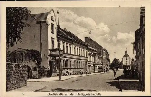 Ak Treuenbrietzen in Brandenburg, Großstraße an der Heiliggeistkapelle