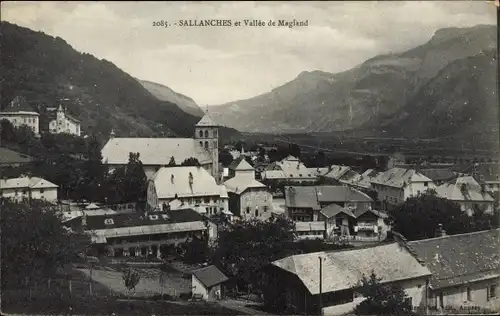 Ak Sallanches Haute Savoie, Blick auf den Ort, Vallee de Magland