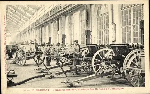 Ak Le Creusot Saône et Loire, Usines Schneider, Montage des Canons de Campagne