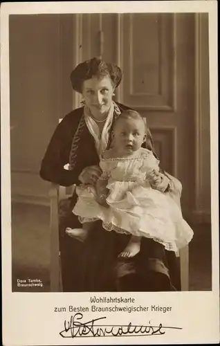 Ak Prinzessin Victoria Luise von Preußen, Herzogin von Braunschweig mit Sohn