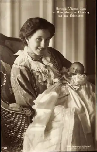 Ak Prinzessin Victoria Luise von Preußen, Herzogin von Braunschweig mit Erbprinz