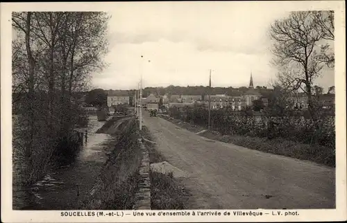 Ak Soucelles Maine et Loire, Une vue d'ensemble a l'arrivee de Villeveque