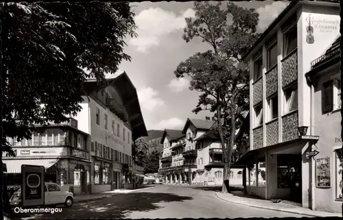 Ak Oberammergau in Oberbayern, Dorfstraße und Hotel Wittelsbach