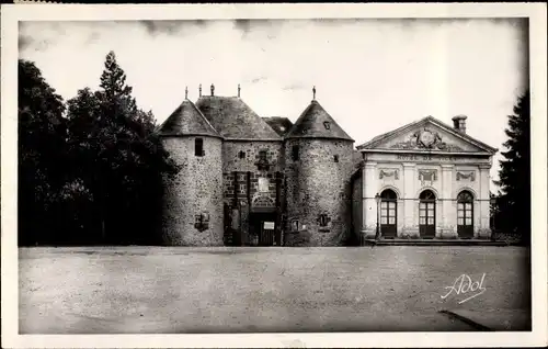 Ak Fresnay sur Sarthe, Entree du Jardin Public et l'Hotel de Ville