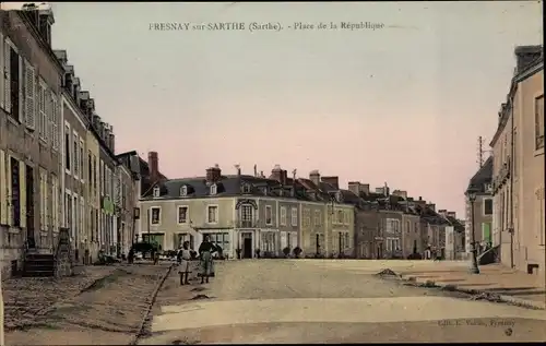 Ak Fresnay sur Sarthe, Place de la Republique