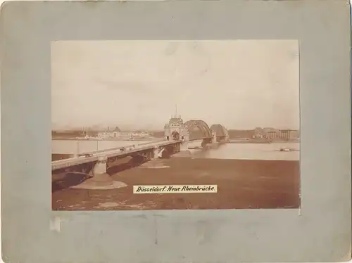 Foto Düsseldorf am Rhein, Neue Rheinbrücke