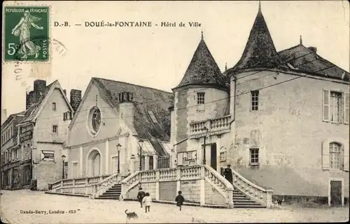 Ak Doué la Fontaine Maine et Loire, Hotel de Ville