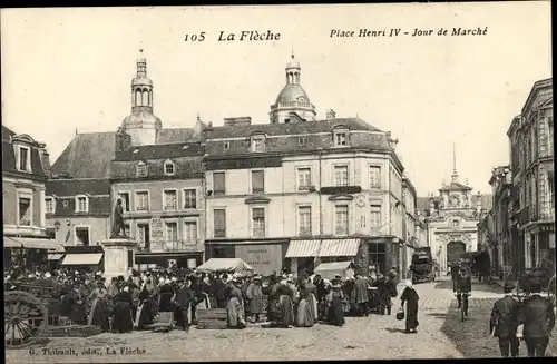 Ak La Flèche Sarthe, Place Henri IV, Jour de Marche