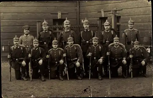 Foto Ak Deutsche Soldaten in Uniformen, Regiment 8