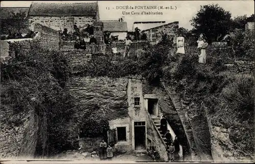 Ak Doué la Fontaine Maine et Loire, Une Cave d'habitation