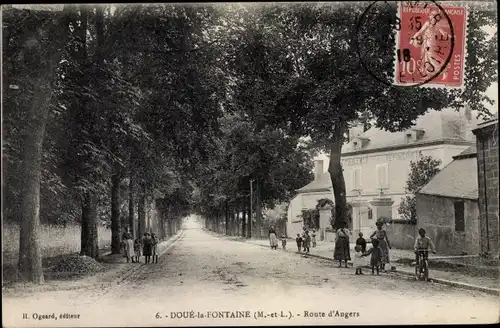 Ak Doué la Fontaine Maine et Loire, Route d'Angers