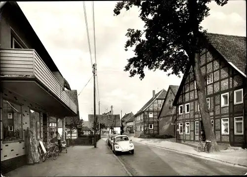 Ak Groß Berkel Aerzen im Weserbergland, Straßenpartie, Geschäft, Fachwerkhaus