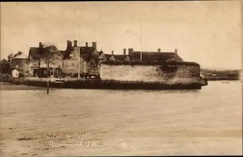 Ak Yarmouth Isle of Wight England, The Pier Hotel and Castle