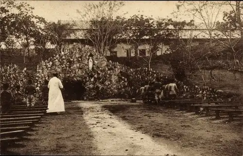 Ak Boma DR Kongo Zaire, Grotte, Missions des Freres des Ecoles Chretiennes