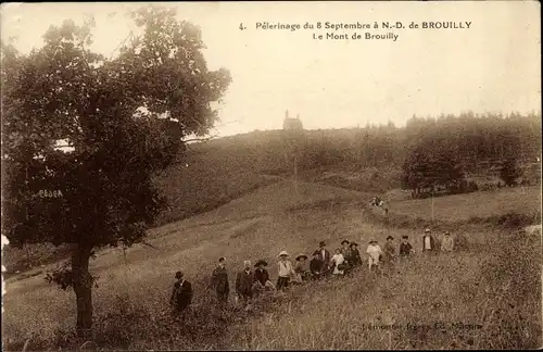 Ak Brouilly Saône et Loire, Pelerinage du 8 Septembre a Notre Dame, Le Mont de Brouilly